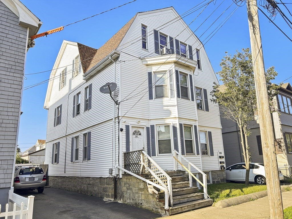 285 Earle St Unit 2, New Bedford, MA 02746 Room for Rent in New