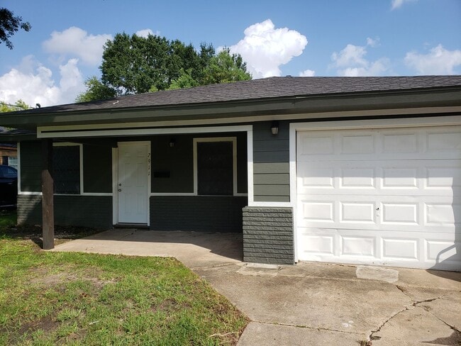 Building Photo - NISD Home