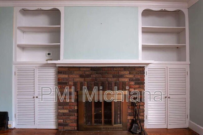 Foto del edificio - 1151 Hillcrest Rd