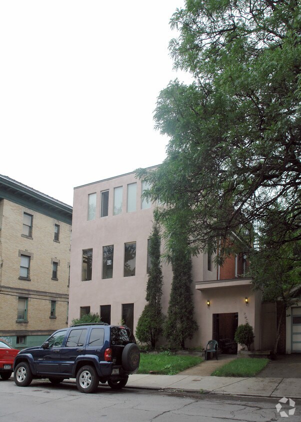 Building Photo - 5747 Holden St