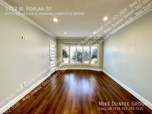 Building Photo - Impressive 4 Bedroom, 2-bath Single Family...