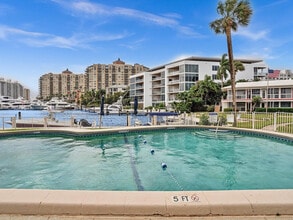 Building Photo - 1124 Seminole Dr