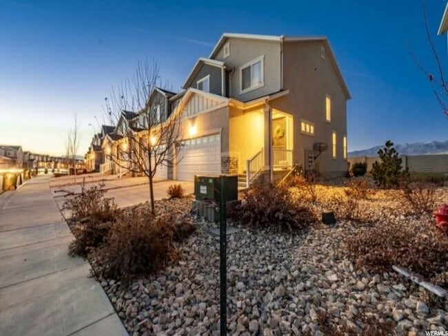 Building Photo - 132 W Silver Springs Dr