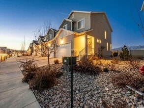 Building Photo - 132 W Silver Springs Dr
