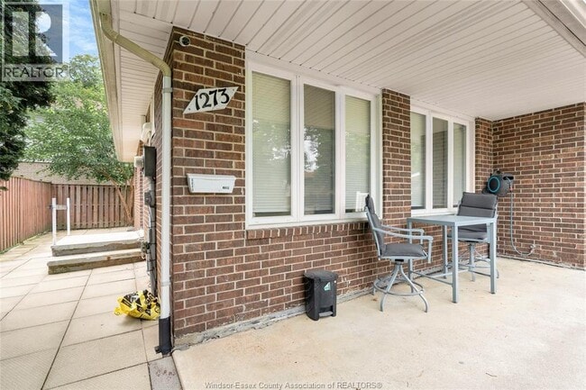 Building Photo - 1273 Aire Pl