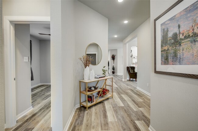 Foto del edificio - 2815 Torrey Pines Dr