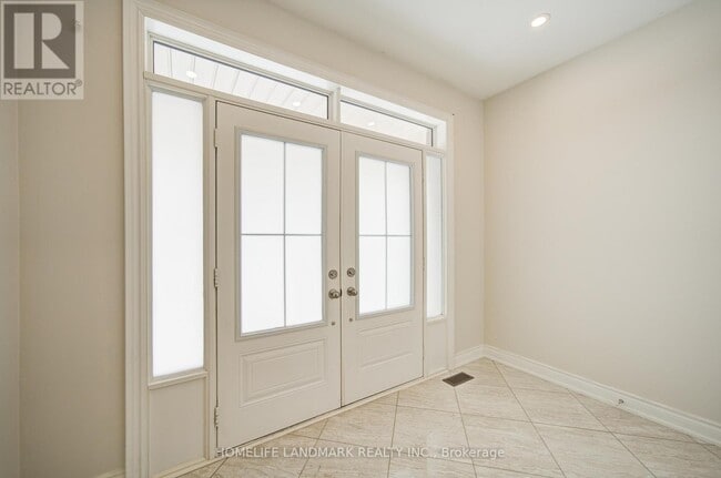 Building Photo - 9 Rotondo Cres