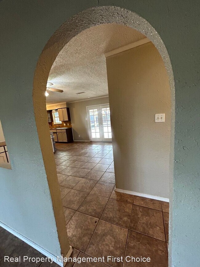 Foto del edificio - 3 br, 1 bath House - 905 W Denver