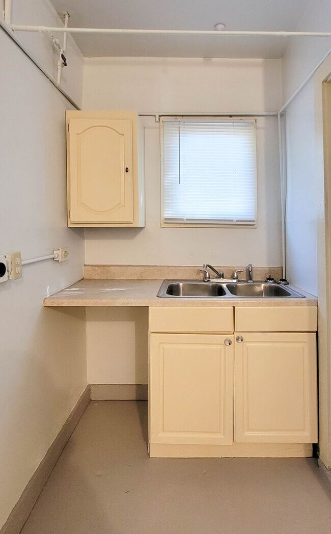 Foto del edificio - 704 Wellesley Rd