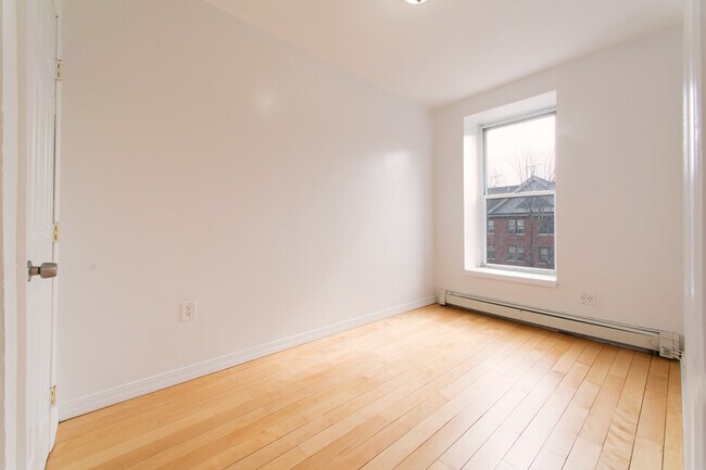 Building Photo - 525 Greene Avenue