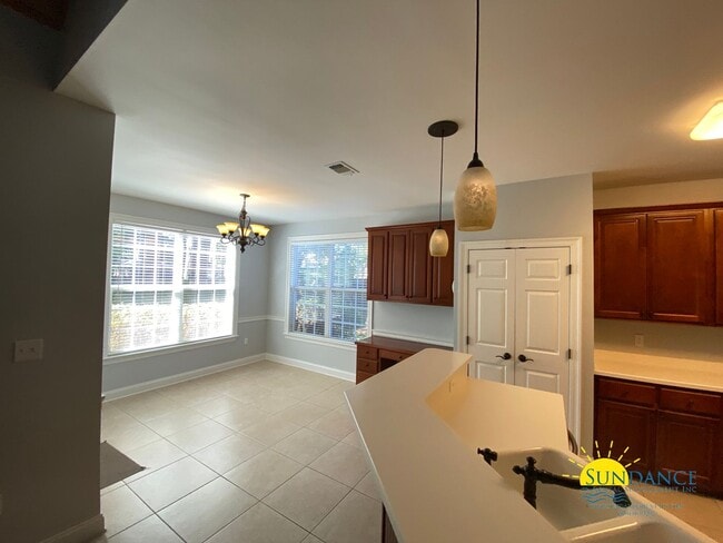 Building Photo - Stunning 4 Bedroom Home in Bahia Vista!