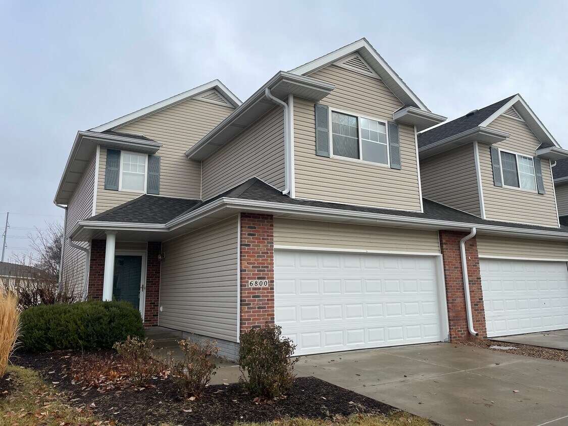 6800 S 89th St, Lincoln, NE 68526 Townhome Rentals in Lincoln NE