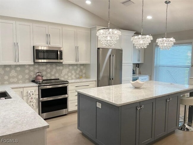 Foto del edificio - 922 SW 48th Terrace