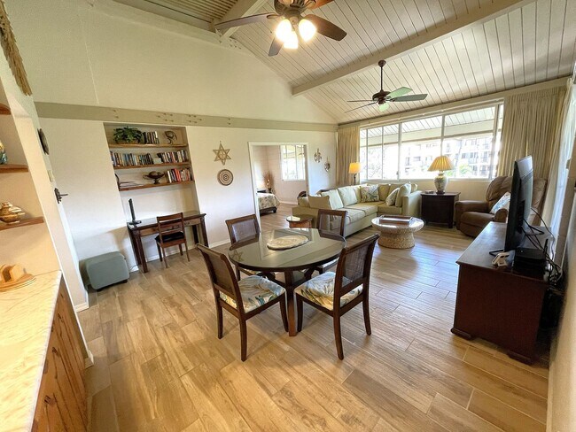 Foto del edificio - Step into the peaceful and lovingly cared-for 2-bedroom, 2-bath condo in Haleakala Shores — one o...
