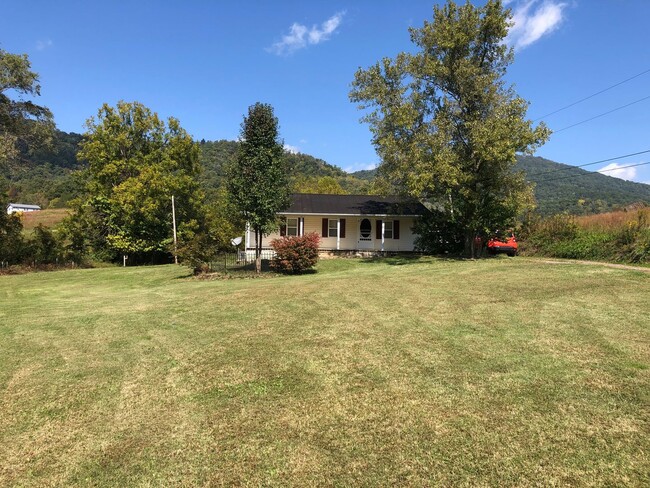 Building Photo - 2 or 3 Bedroom / 1 Bath   Chuckey, TN