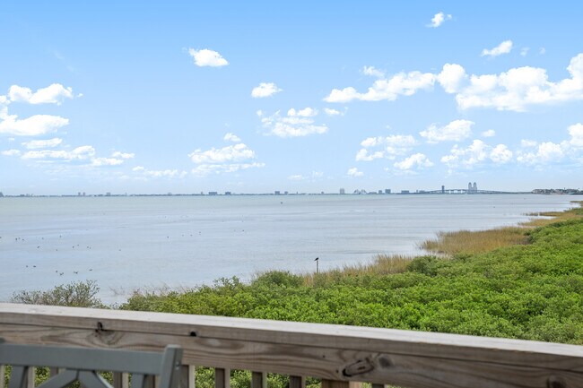 Foto del edificio - 48157 E Ocean Blvd