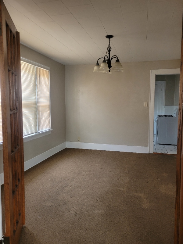 Building Photo - 305 Cascade St