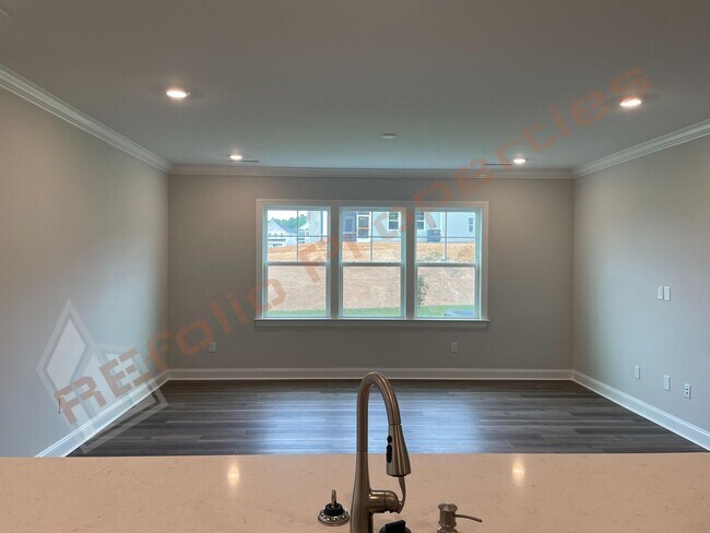 Building Photo - Spacious 4 Bedroom, 3 Bathroom Home w/ 2-C...