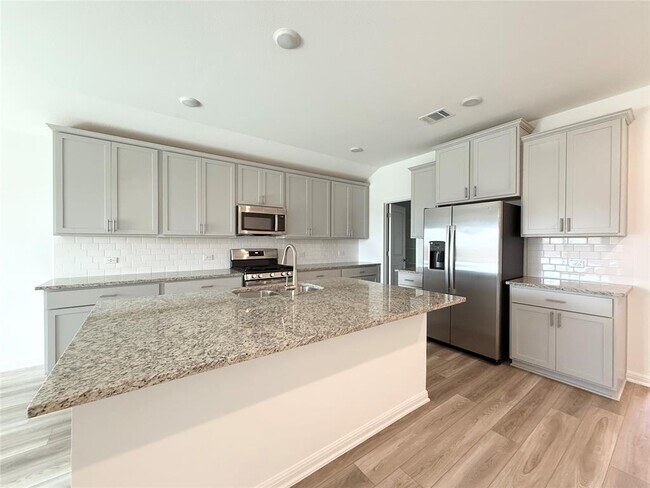 Foto del edificio - 15409 Flowers Vw