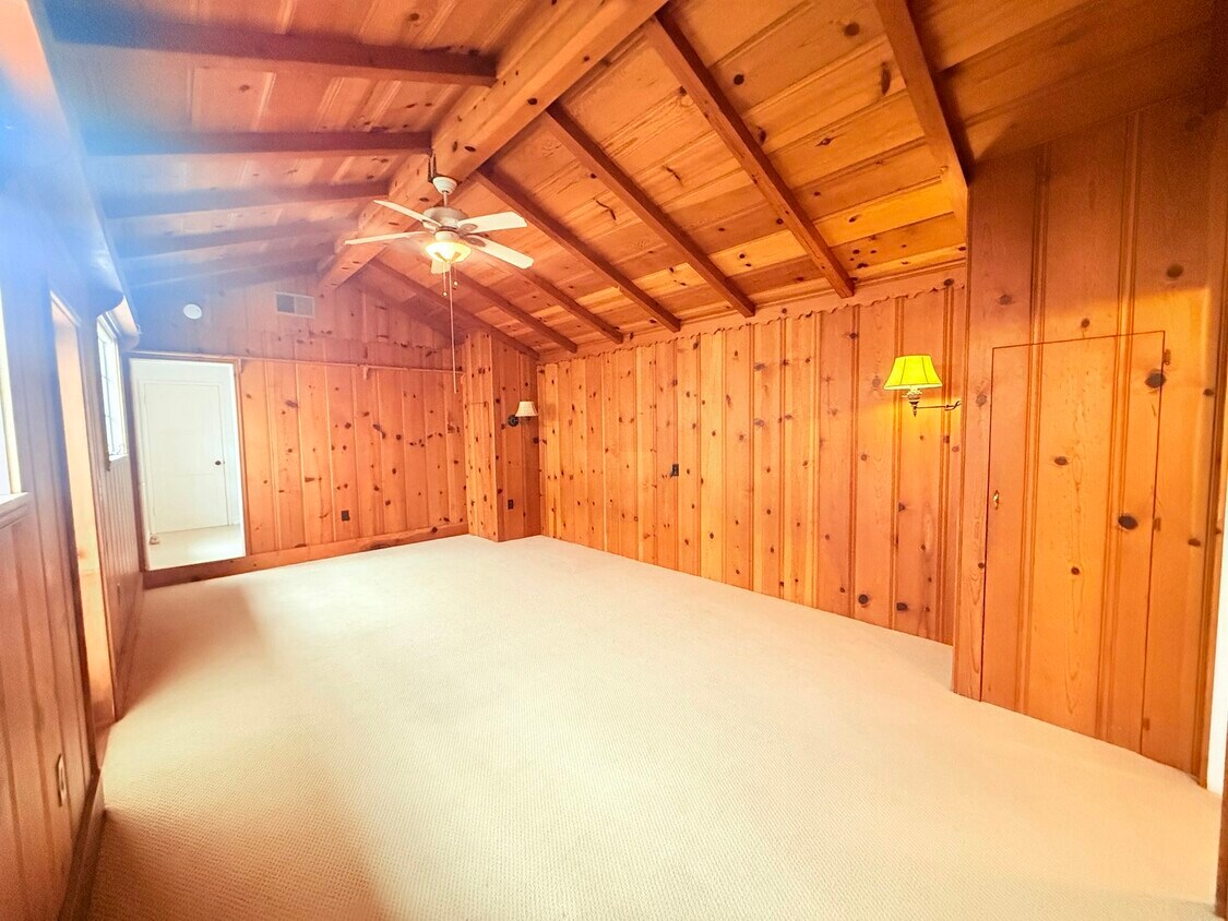 Foto principal - 619 W Cypress Ave