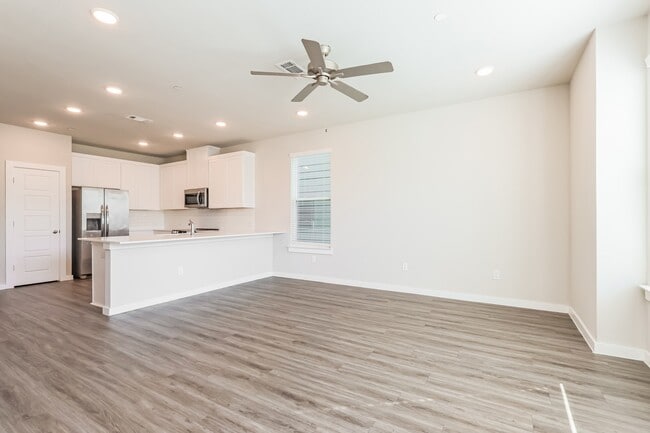 Building Photo - 18616 Whimsic Aly