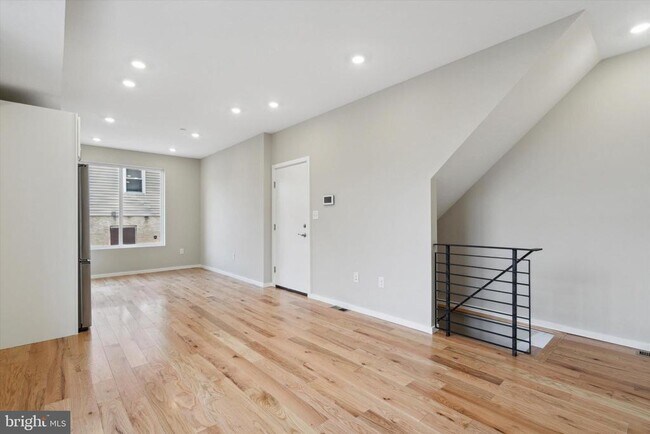 Building Photo - 1701 W Seybert St