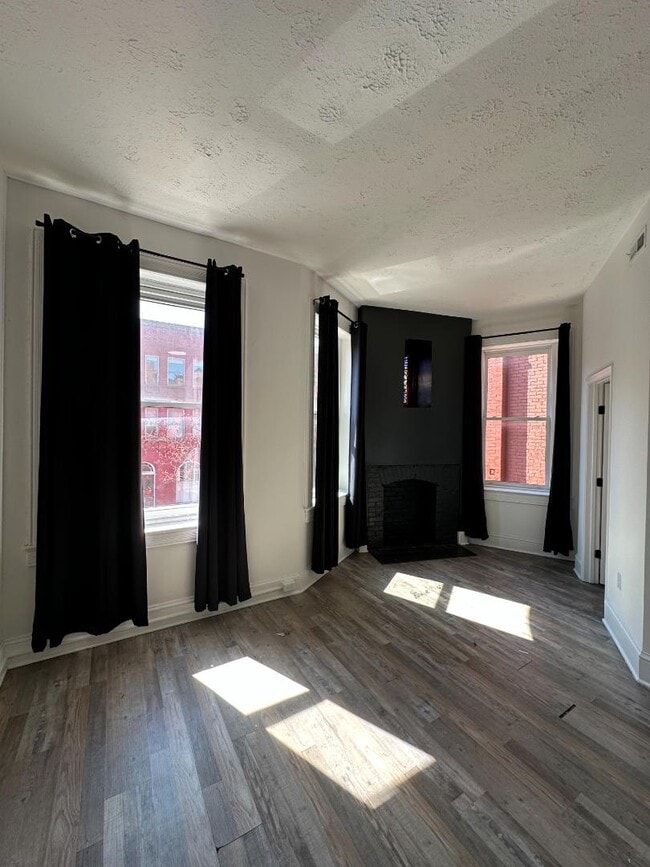 Building Photo - 1825 Madison Ave