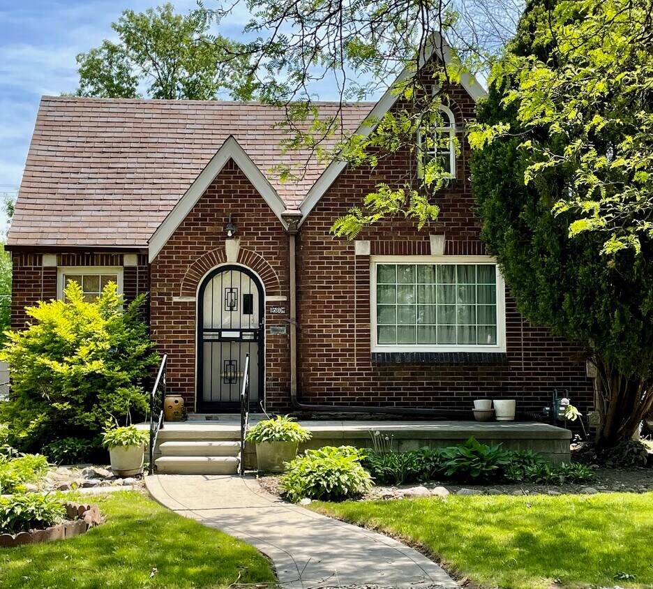 8580 Pinehurst St, Detroit, MI 48204 House Rental in Detroit, MI