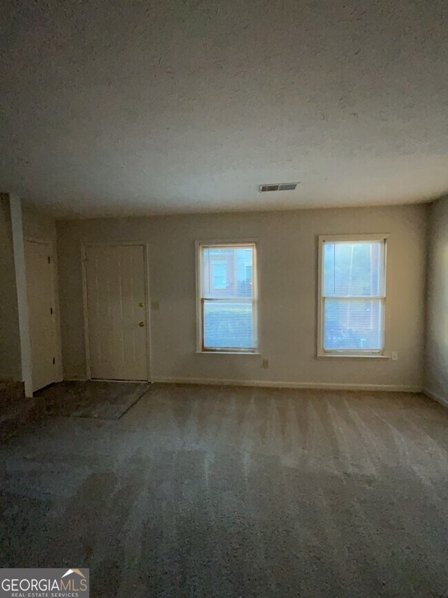 Foto del edificio - 3528 Jasmine Triangle