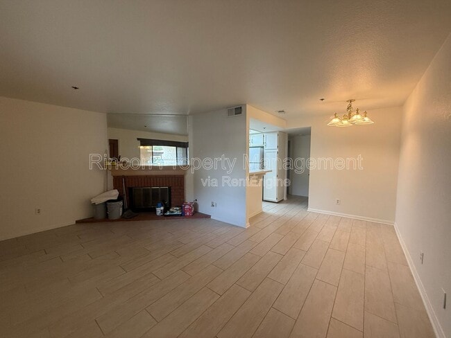 Building Photo - 848 Woodland Ave