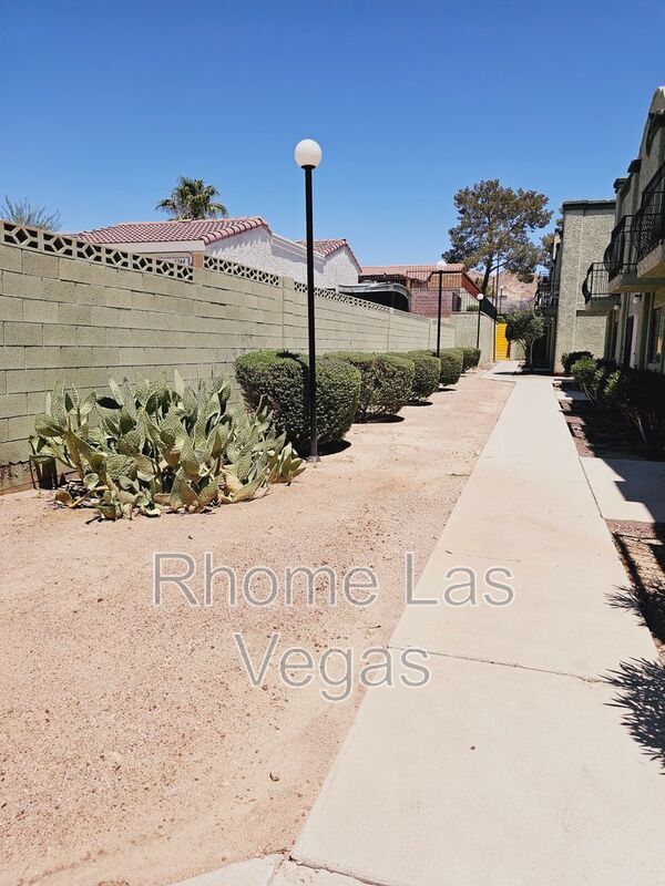 Foto del edificio - 7066 Burcot Ave