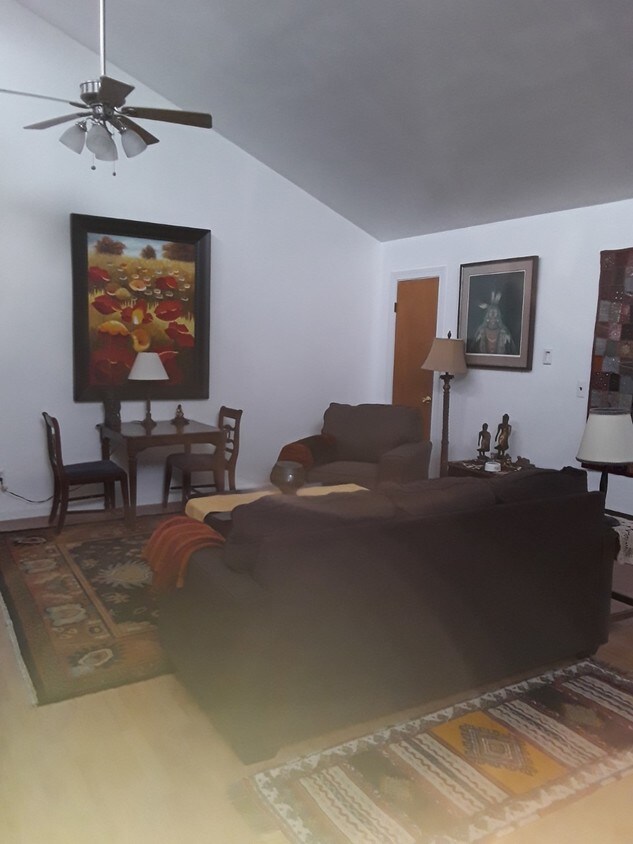 Foto principal - 40 McPeek Rd