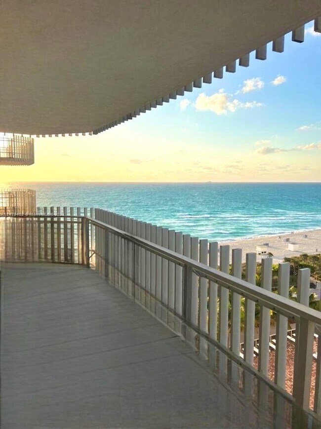 Foto del edificio - 6061 Collins Ave