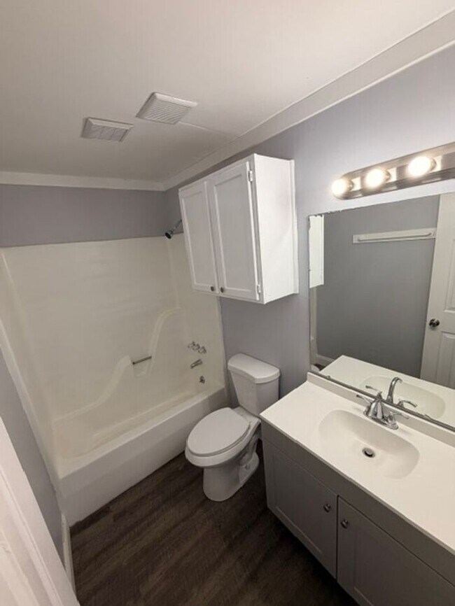 Foto del edificio - Beautiful 2 bedroom Apartment!