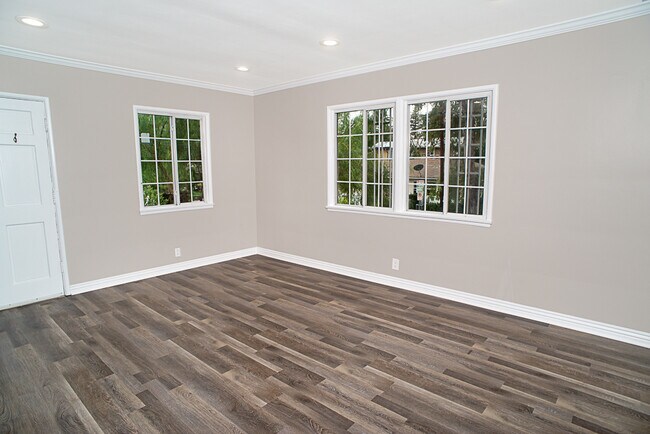 Living Room - 5302 Canoga Ave