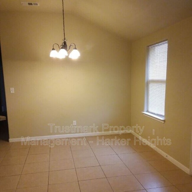 Foto del edificio - 4207 Cambridge Dr