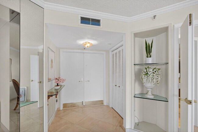 Foto del edificio - 5200 N Ocean Dr