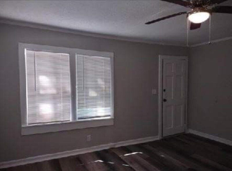 Foto principal - 135 Mallory Dr