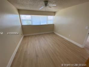 Building Photo - 2 br, 2 bath  - Southgate Gardens