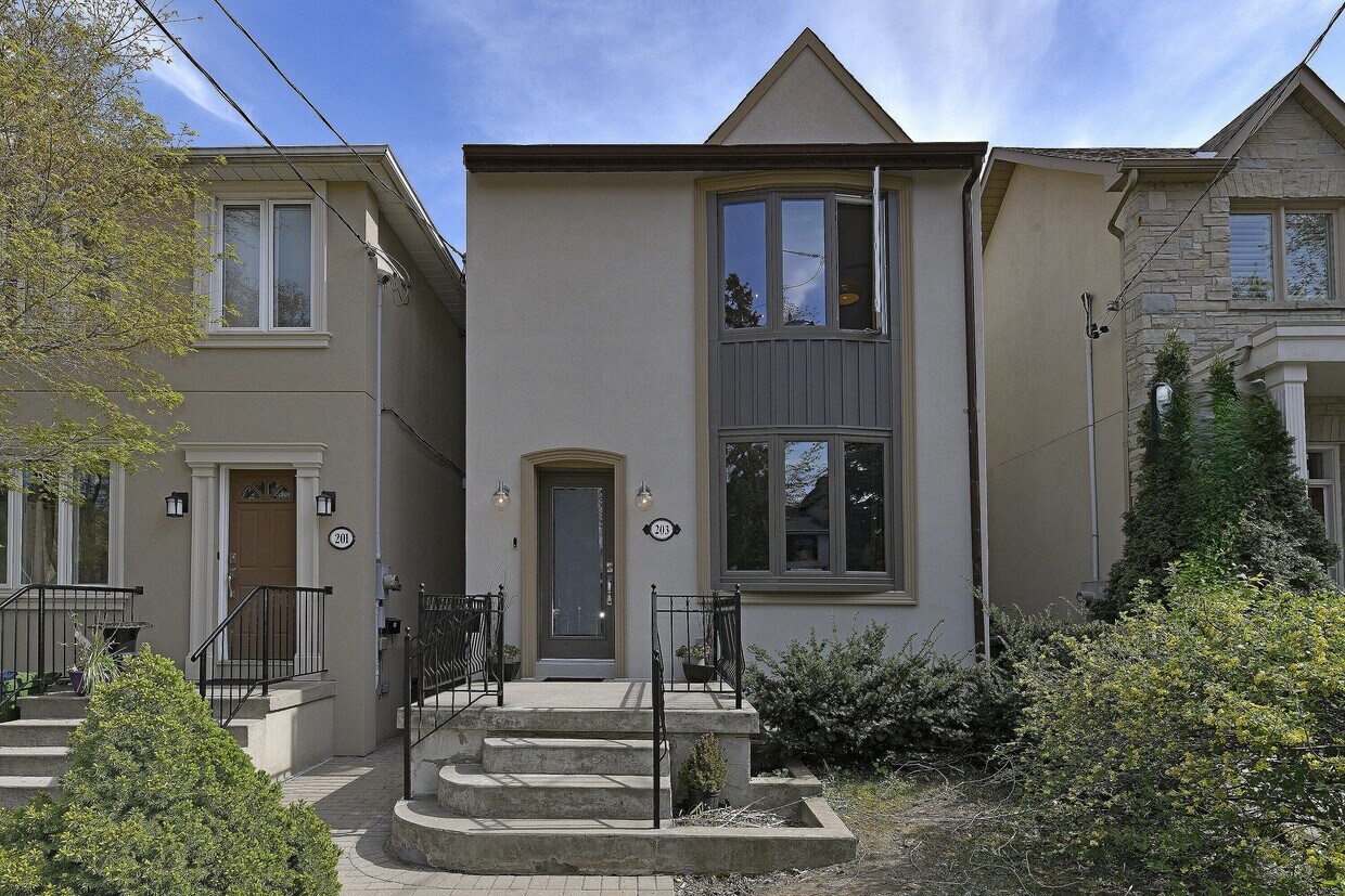 Primary Photo - 203 Bedford Park Ave