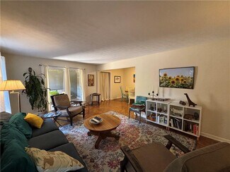 Building Photo - 3105 Colonial Way