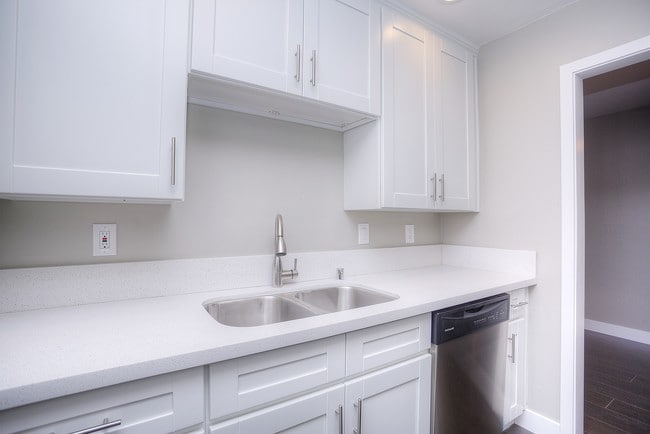 Building Photo - 379 Termino Ave.