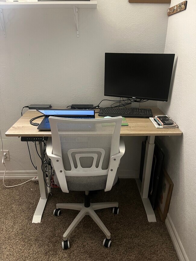 Foto del edificio - 3327 Eliot St