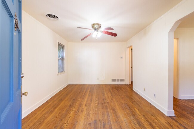 Building Photo - 3573 Marion Ave