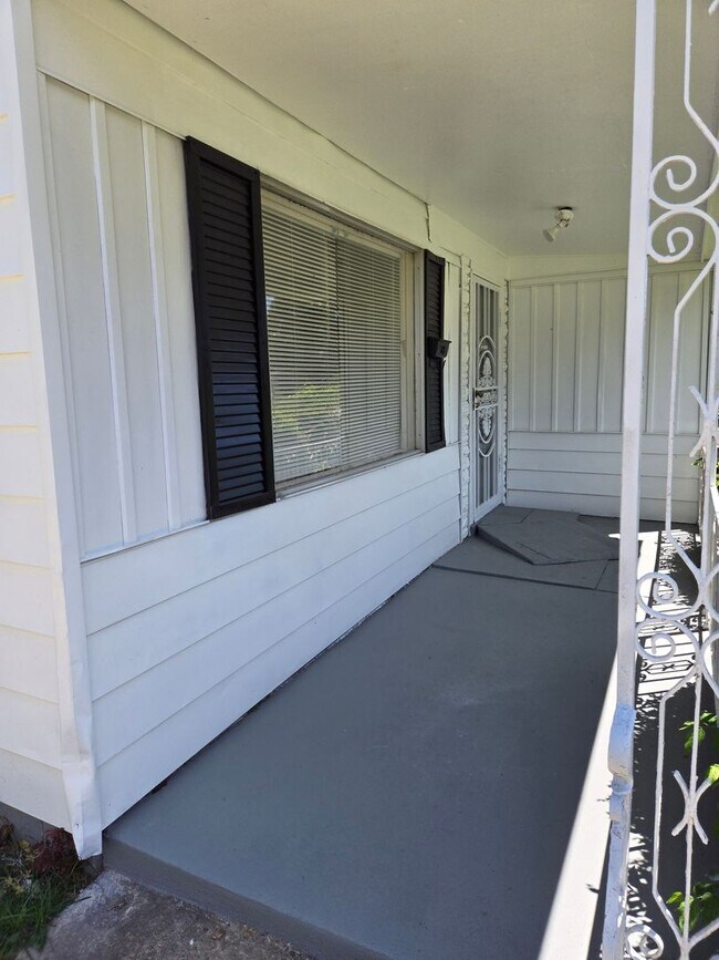 Foto del edificio - Charming 3BR House in Memphis