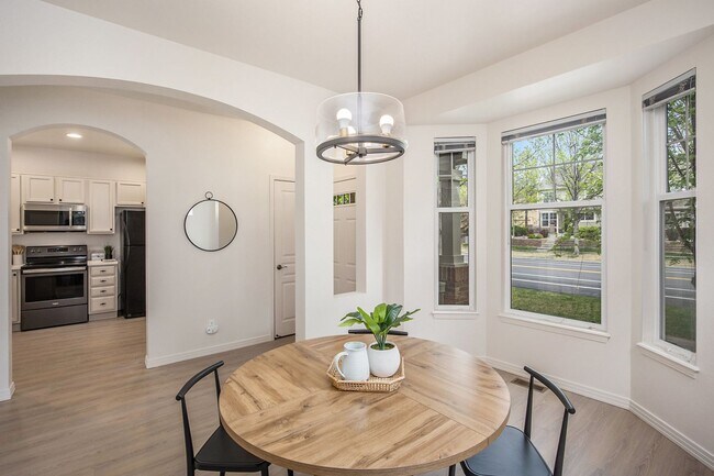 Building Photo - *BEAUTIFUL NEWLY RENOVATED HOME IN FORT CO...
