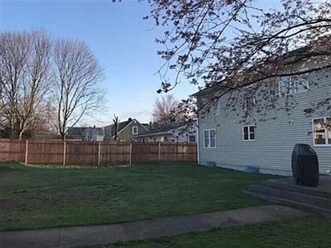 Building Photo - Silver Homes
