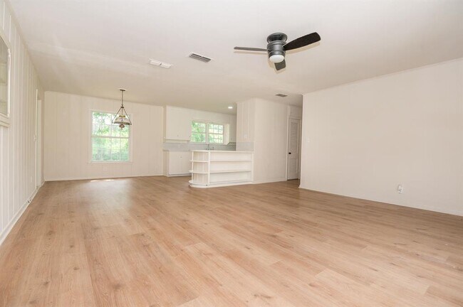 Building Photo - 1730 Mahon Ave