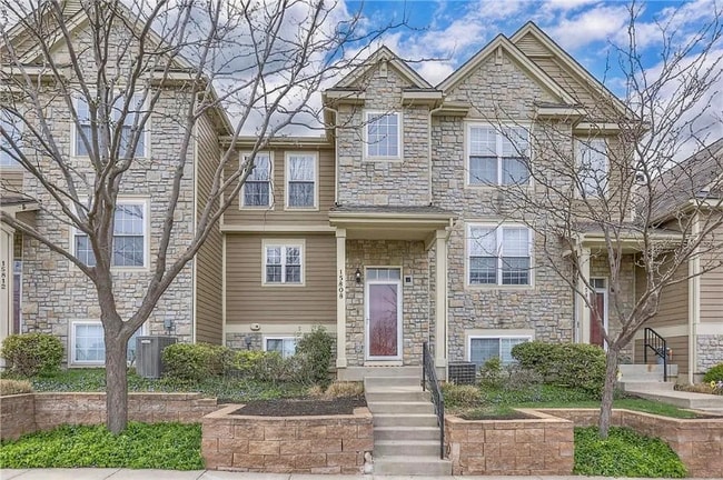 Foto del edificio - 15808 Conser St