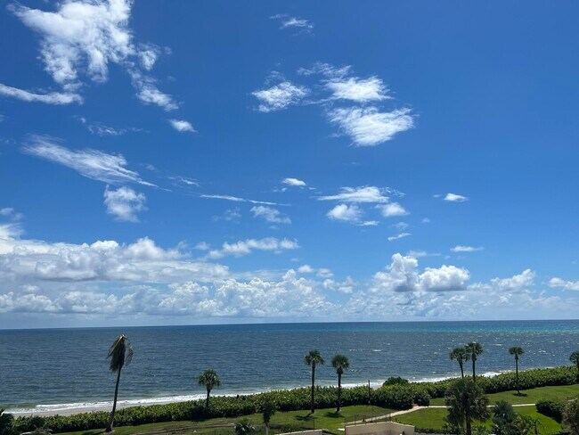 Foto del edificio - 200 Ocean Trail Way